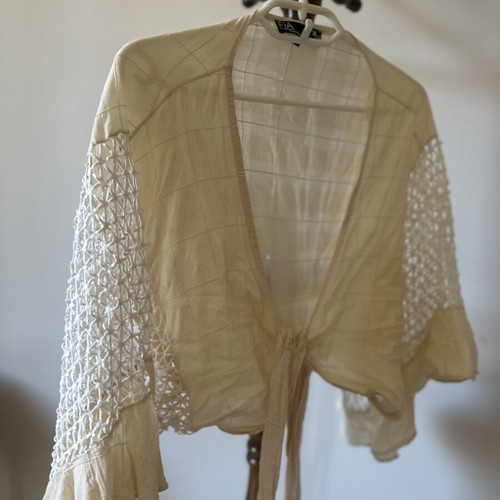 Light Outerwear like new, beige, wide sleeve, ideal for evenings and beach