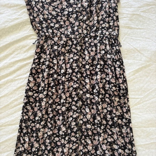 American Eagle floral dress like new with removable belt and pockets