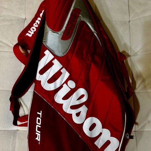 Wilson tennis bag used for 3 rackets