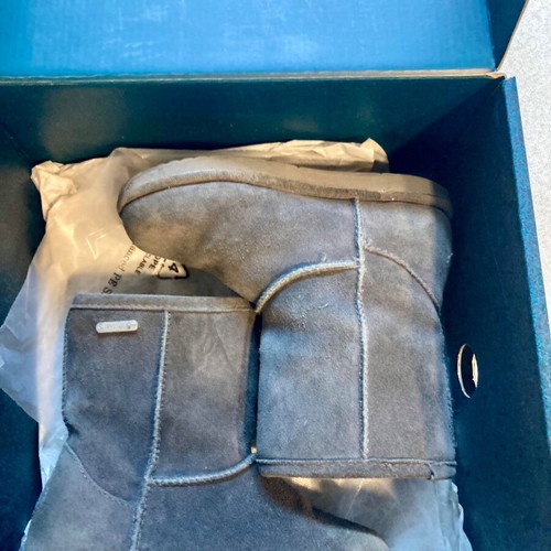 Emu Australia kids boots waterproof, leather, like new, grey