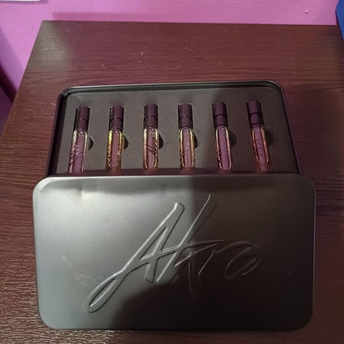 Akro Discovery Kit 6×2ml Eau de Parfum like new