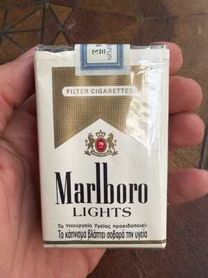 Πακέτο τσιγάρων Marlboro Lights δεκαετίας 90 σαν καινούργιο