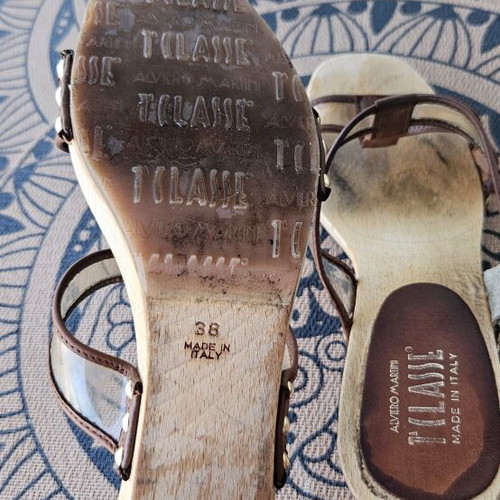 Alviero Martini 1a Classe sandals size 38, used, beige, wood and leather
