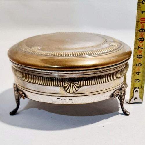 Jewelry box used with Art Deco design and three legs