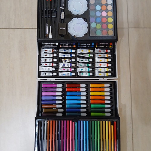 Painting suitcase for children used, missing 2 brushes