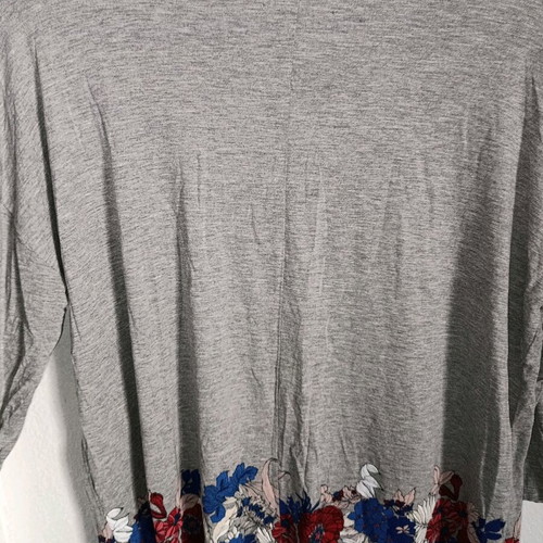 Liz Claiborne Grey Blouse with Floral Design Like New, Size L