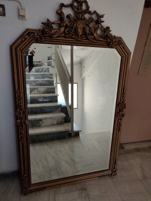 Carved mirror like new
