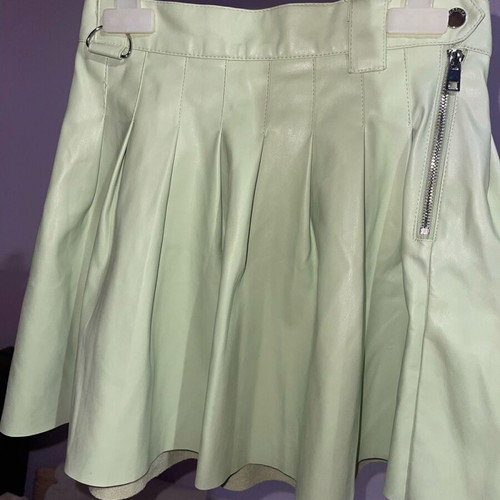 Bershka leather skirt light green like new with zipper, size S