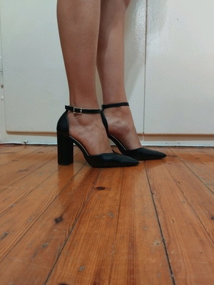 Heels with strap used, black, size 36, with wear on toe