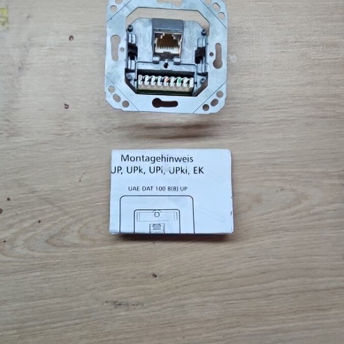 Uae-dat 100 heavy-duty network socket new without frame