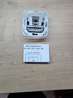 Uae-dat 100 heavy-duty network socket new without frame