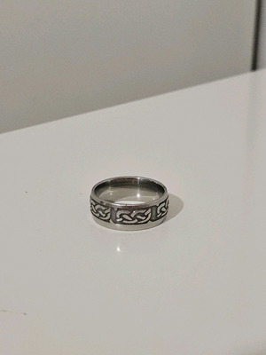 Ring for men used with Celtic knot design steel gold plated