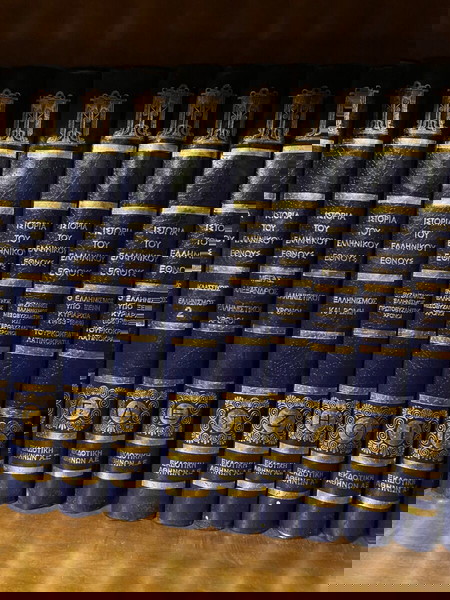 «ΙΣΤΟΡΙΑ ΤΟΥ ΕΛΛΗΝΙΚΟΥ ΕΘΝΟΥΣ» της «ΕΚΔΟΤΙΚΗΣ ΑΘΗΝΩΝ». 16 ΤΟΜΟΙ ΜΕ ΜΑΥΡΗ ΔΕΡΜΑΤΟΔΕΣΙΑ ΚΑΙ ΧΡΥΣΟΤΥΠΙΑ
