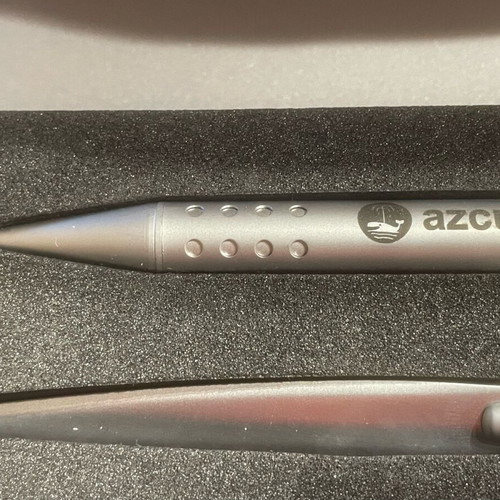 Azcue pen like new in its box