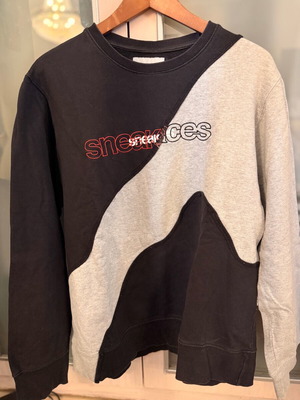 Sneakaces Limited Edition Of 1 Custom Designer Sweatshirt XL like new, black and grey