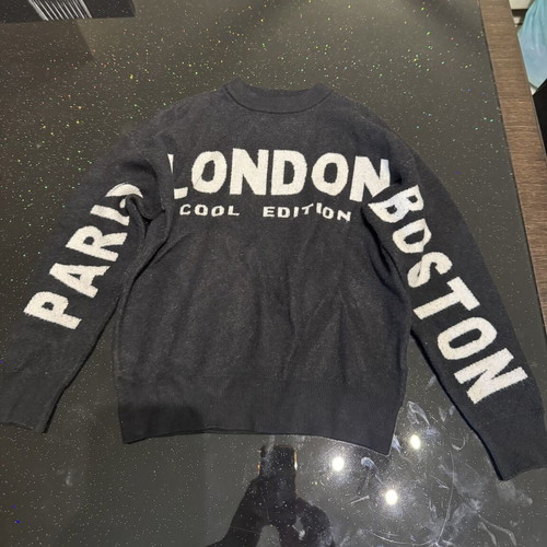 Zara children's sweater size 8-9, like new, black