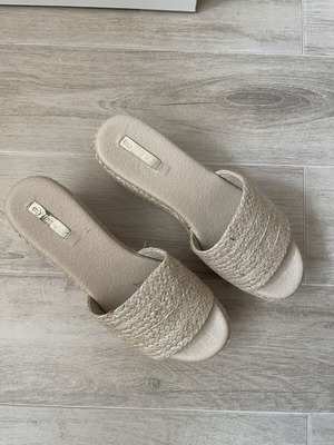 Alta Moda platform sandals like new, size 41, beige with natural straw
