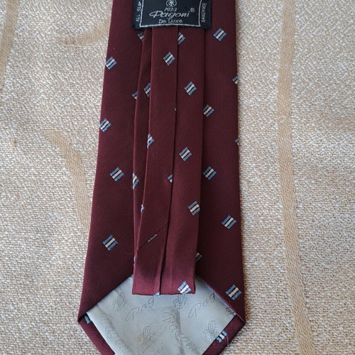 Silk handmade Pagoni tie like new with geometric rhombus pattern