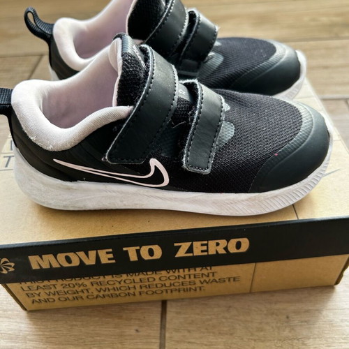 Nike Star Runner 3 kids athletic shoes used, size 26, black