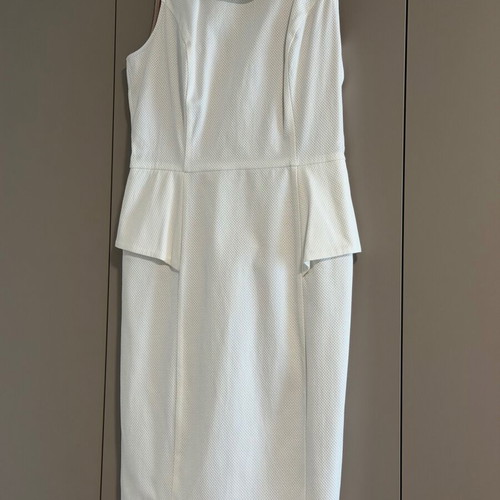 Next white dress like new with special lining and latex