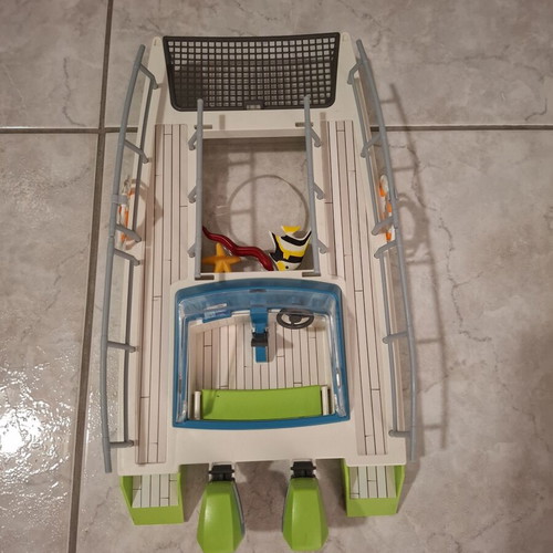 Playmobil small ship like new