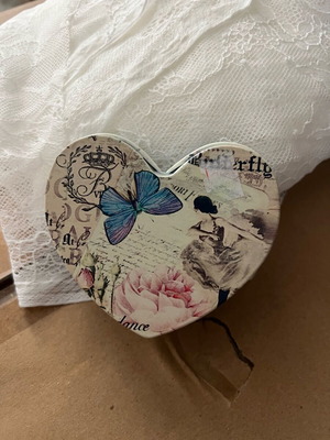 Vintage metal heart box new