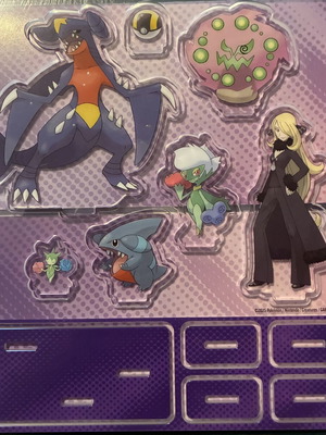 Акрилен стенд Cynthia's Garchomp ex Premium Collection нов