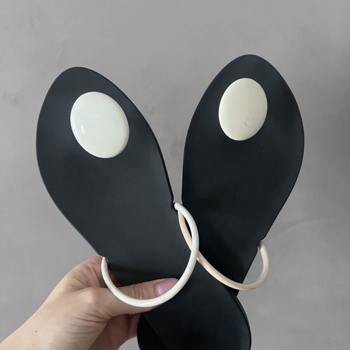 Ipanema with Starck flip-flops size 39 like new, black and white