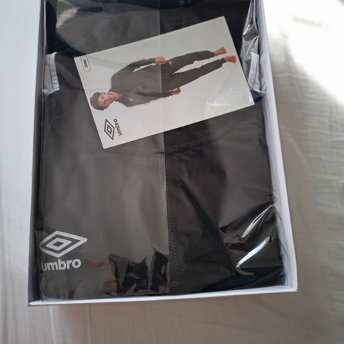 Σετ Umbro καινούργιο, βαμβακερό, μέγεθος XXL, μαύρο και άσπρο