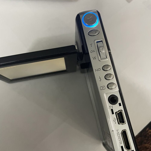 Toshiba HD Video Camera like new, 5MP CMOS, 1080p