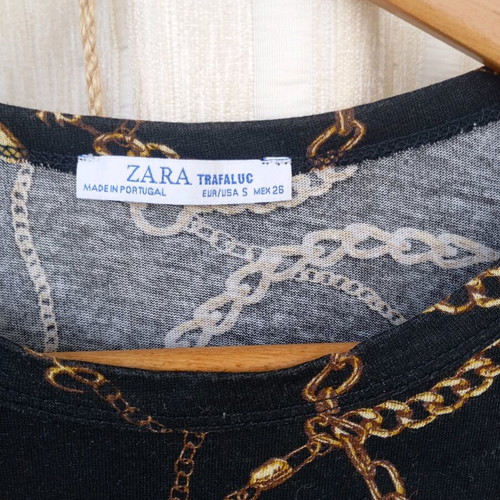 Zara blouse black with chain print like new, size S