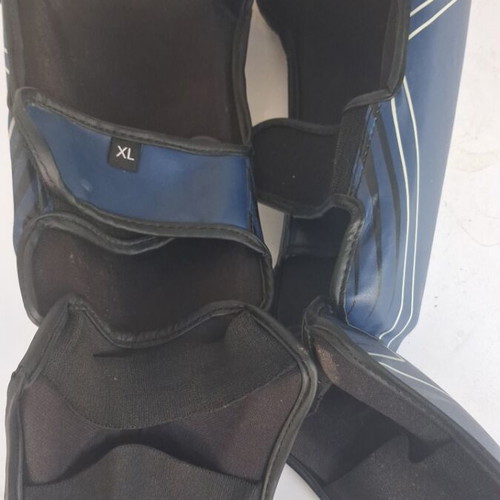Venue shin guards size XL, like new, lightly used