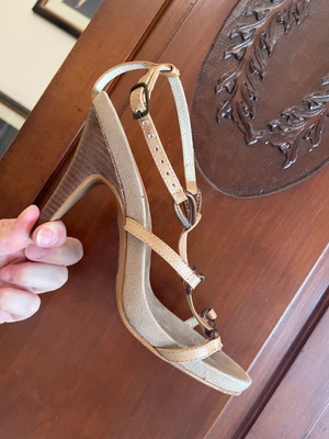 Branded Italian leather pumps used, size 36