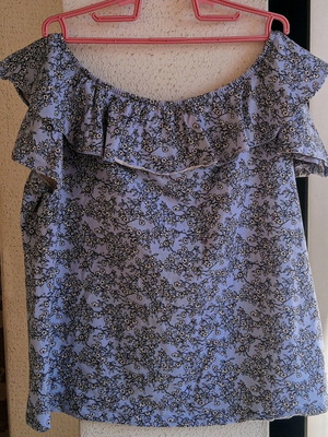 Plus size blue floral blouse, size 52/54, 2/3XL