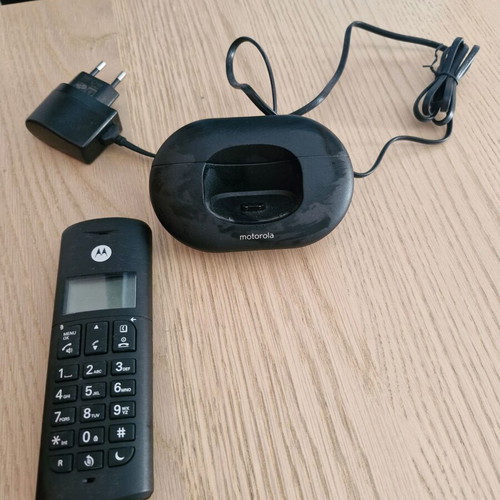 Motorola cordless home phone like new, black
