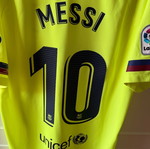 Barcelona Messi jersey 2018-2019 like new, Large