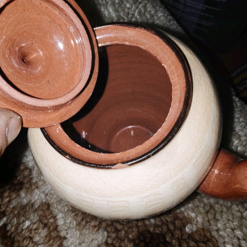 Ceramic teapot like new, handmade with Troyan ornament