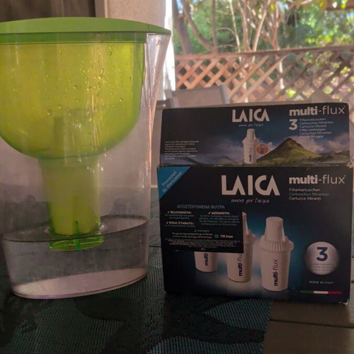 Laica water filter pitcher with 2 replacement filters