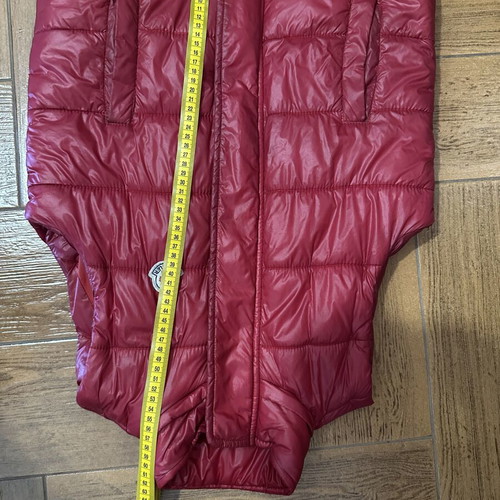 Red sleeveless puffer vest XS