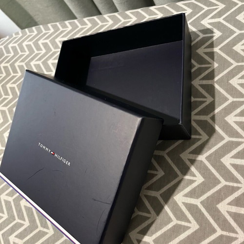 Tommy Hilfiger box like new with minor scratches