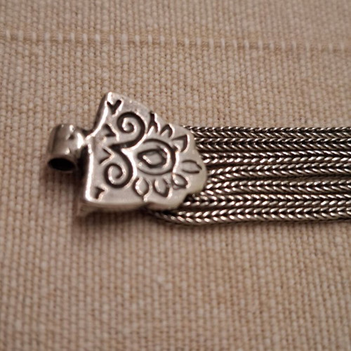 Silver 925 bracelet like new with chains and secure clasp