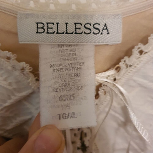 Top cream with patterns, like new, size XL