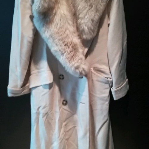 Wool women's coat used with fur collar size medium beige-camel