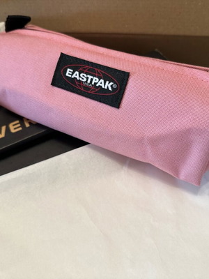 Eastpak pink pencil case new, large barrel design with zipper