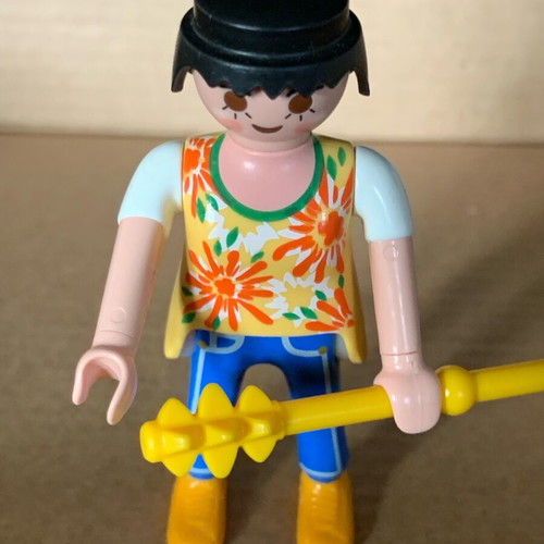 Playmobil figures used, 28 hippies without box