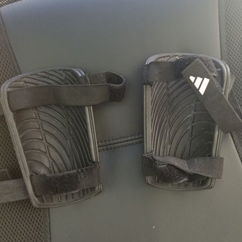 Adidas Shinpads Like New, Light Use