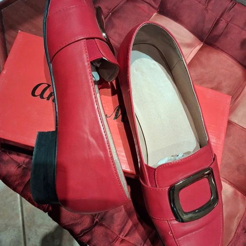 Andres Machado red flats used with metal buckle, size 44, 2cm heel