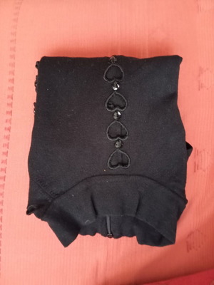 Blouse like new, soft with hearts and zipper, size L