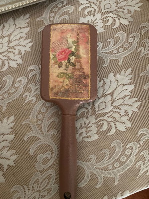 Hair comb decoupage used in excellent condition