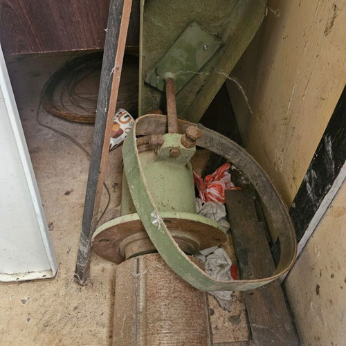 Abricht with milling cutter used for automatic profiling of wooden sleepers